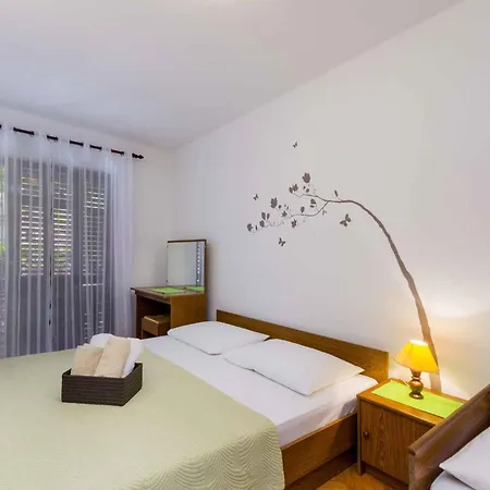 Two-bedroom In 6 Apartman *